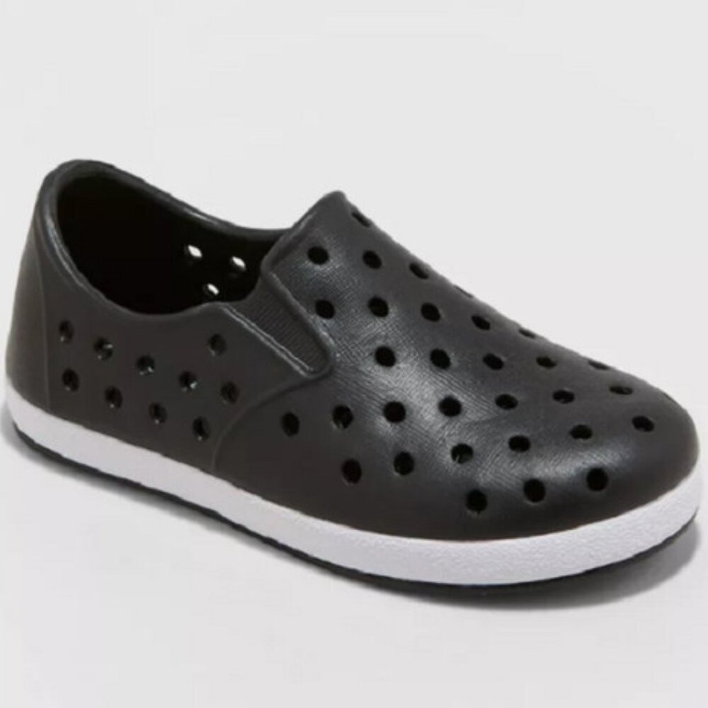 Cat & Jack Slip on Croc type summer shoes for kids. Rubber Size 7. Never Worn.